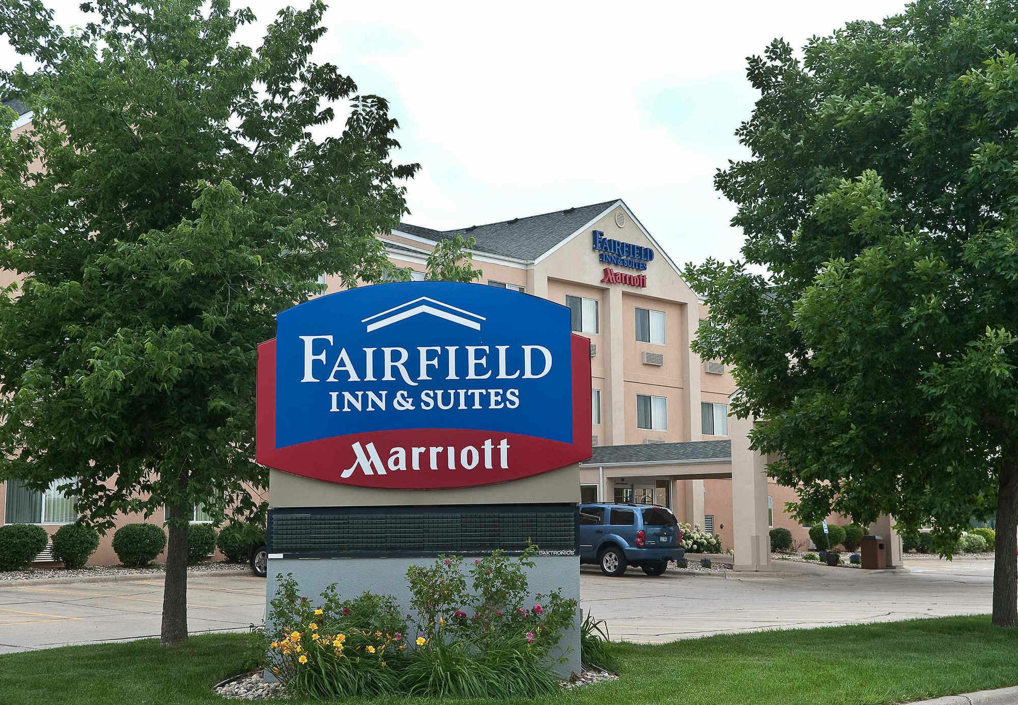 Country Inn & Suites By Radisson, Brookings Exterior photo